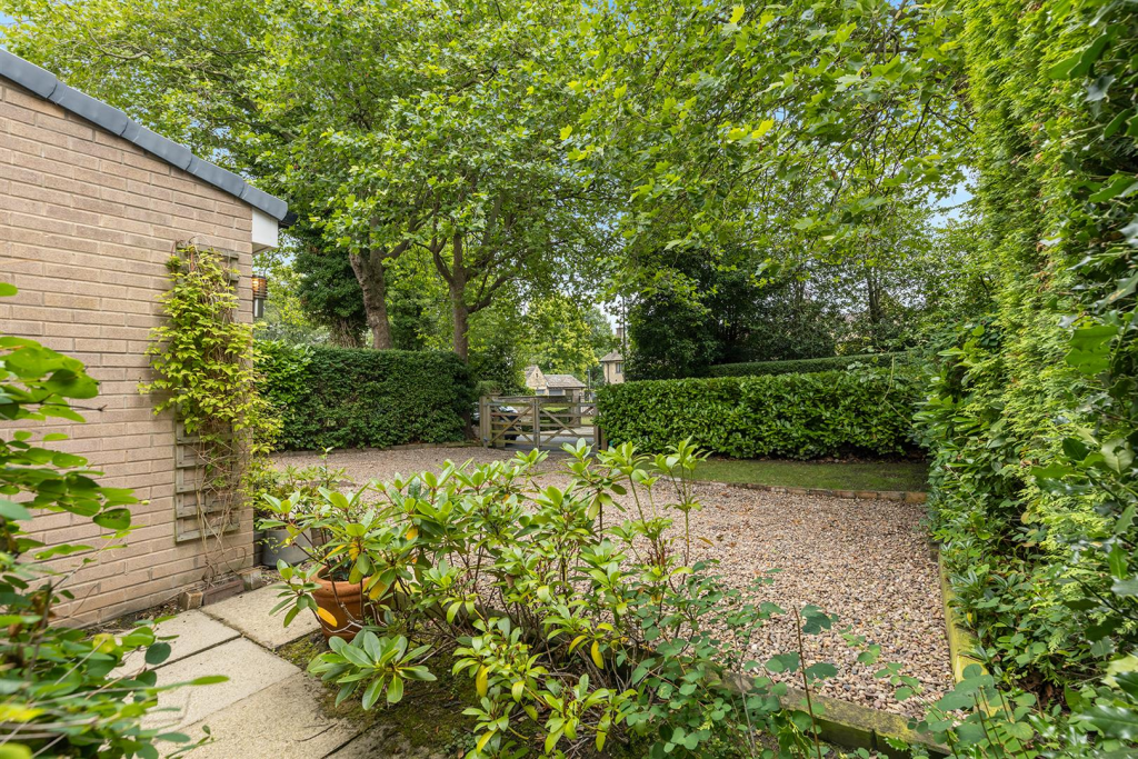 78 Fenay Lane, Almondbury 37_297.png