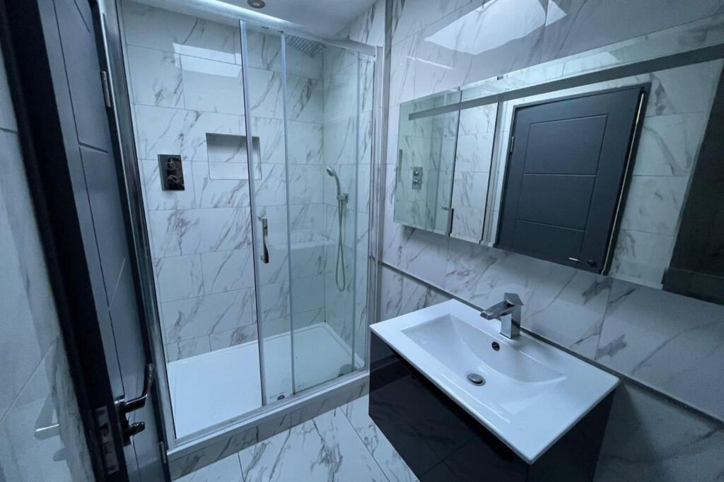 Third Floor Flat, 81 Brixton Hill, London SW2 1JE