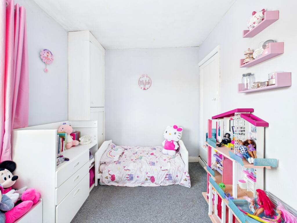 CAM05192G0-PR0190-STILL011