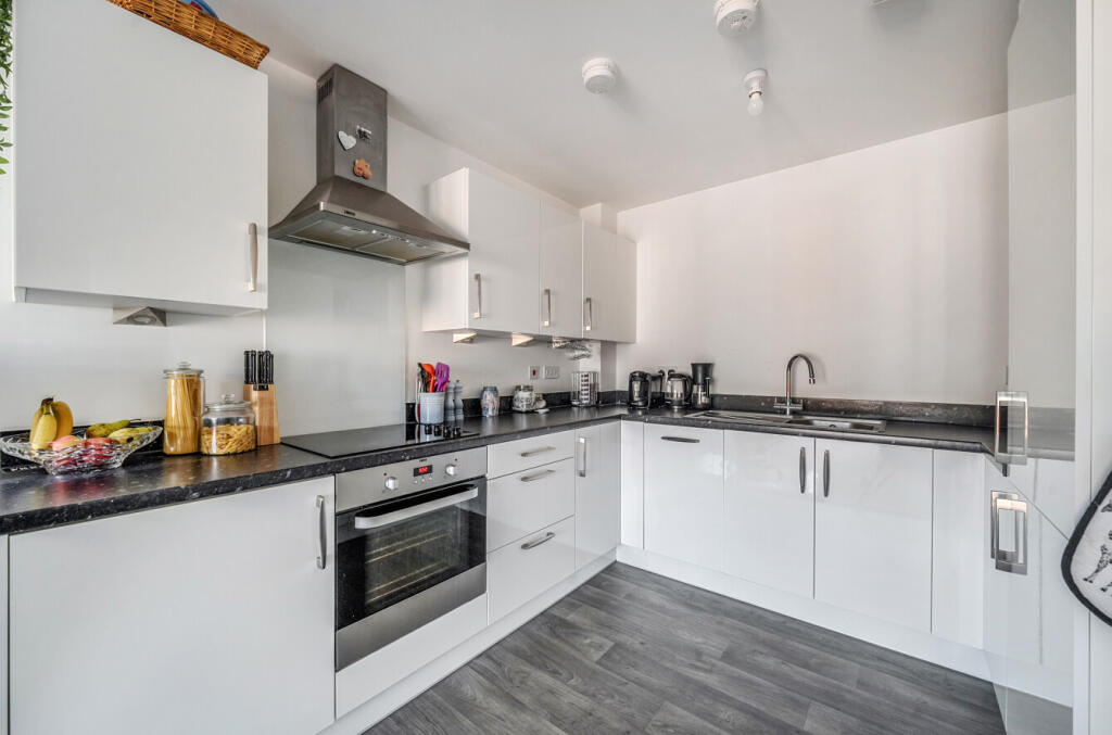 1348181-9-68bf062...