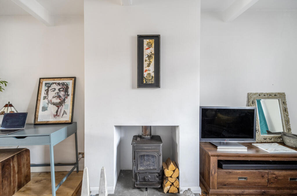 1318027-19-687ff3...