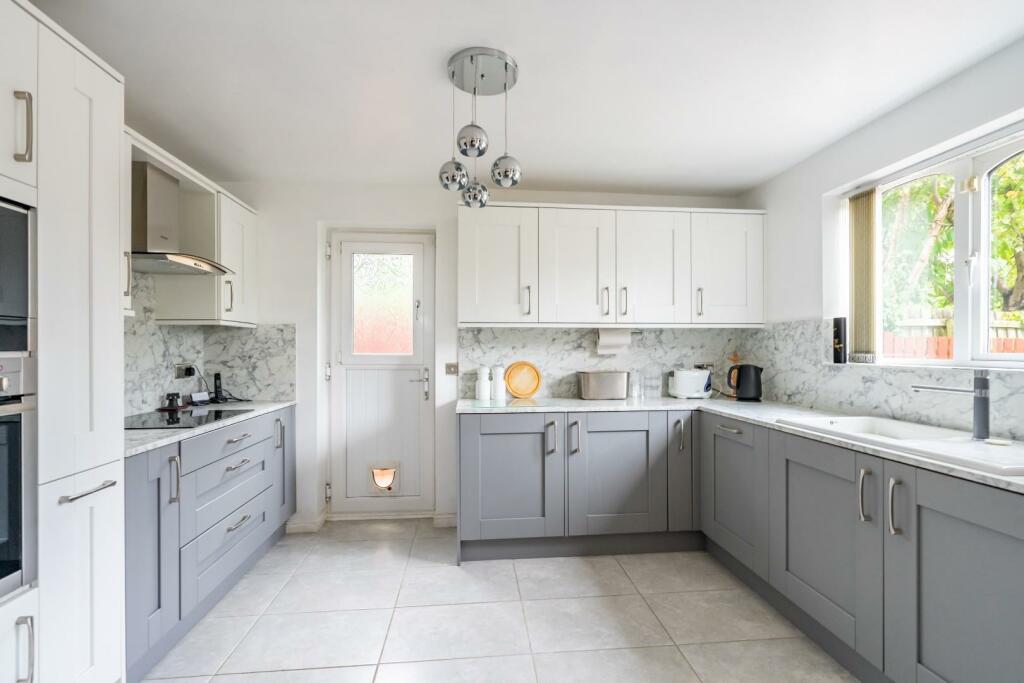 lingfield crescent (3 of 16).jpg