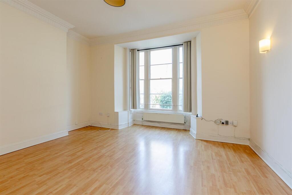 Oakfield Road, Clifton Lounge.jpg