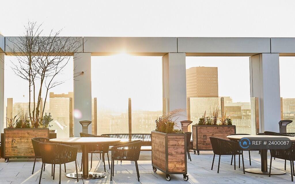 Roof Terrace/Bbq Area