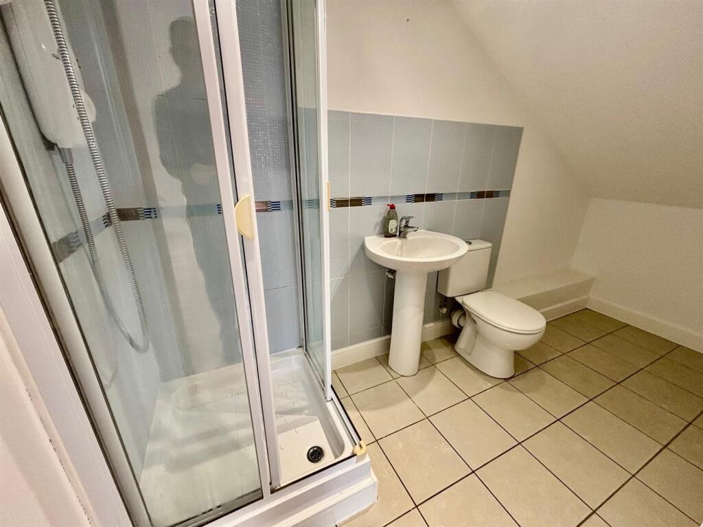 Shower Room/En Suite