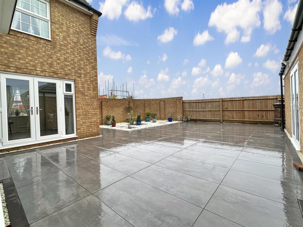 Low-Maintenance Garden 437