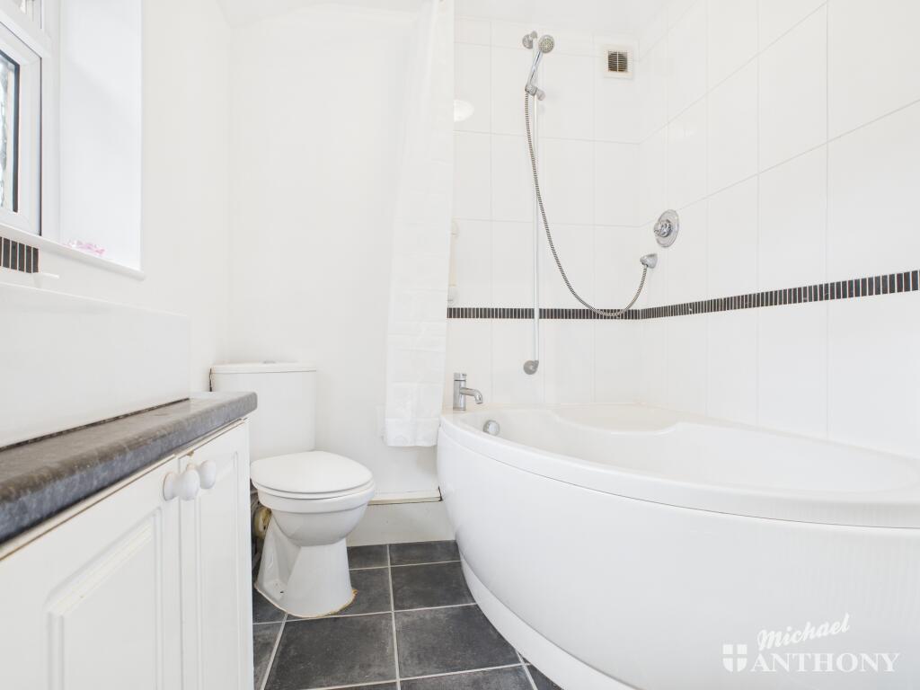 CAM02773G0-PR0376-STILL023