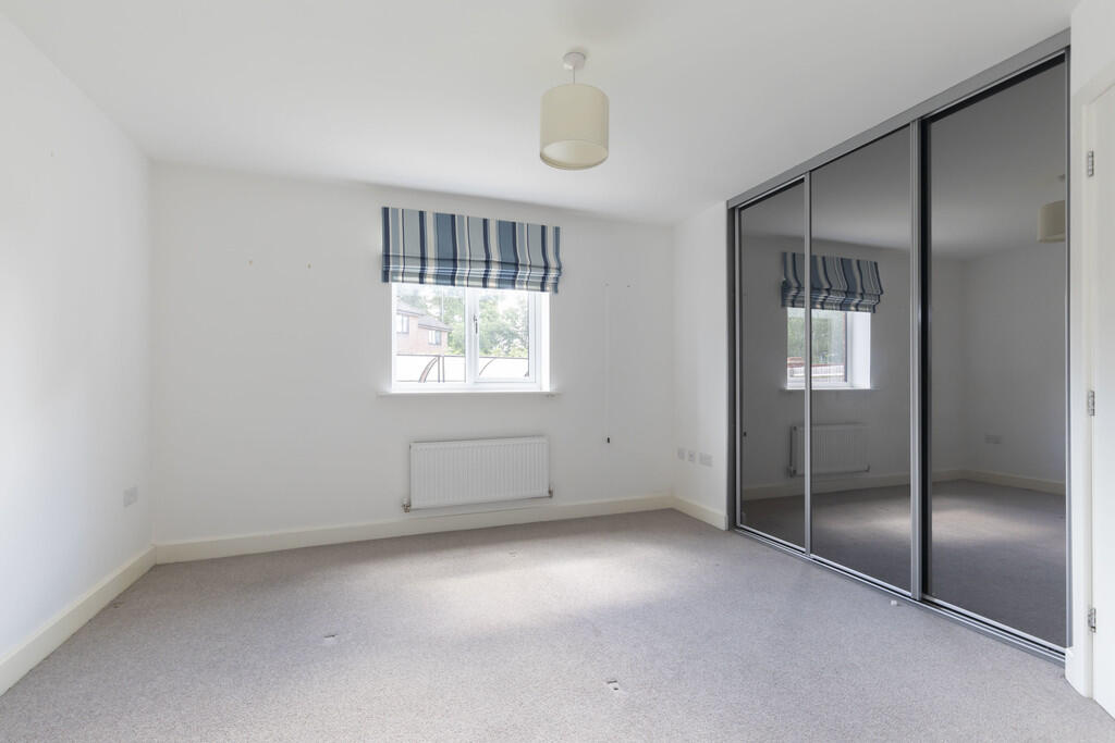 Flat 2, 2 Harvest...