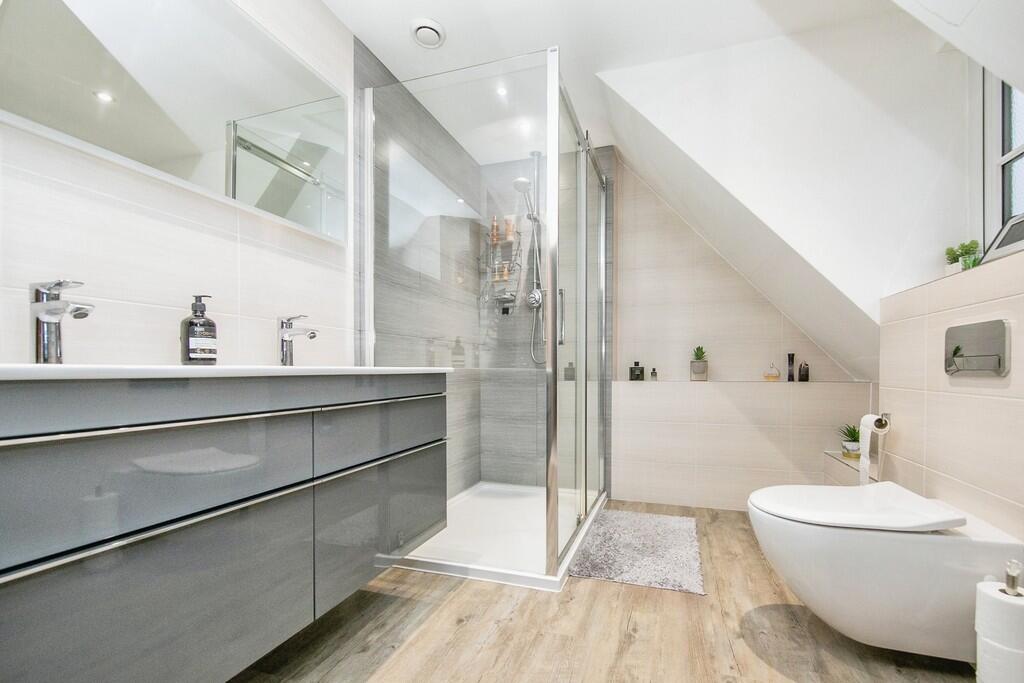 Shower room 2