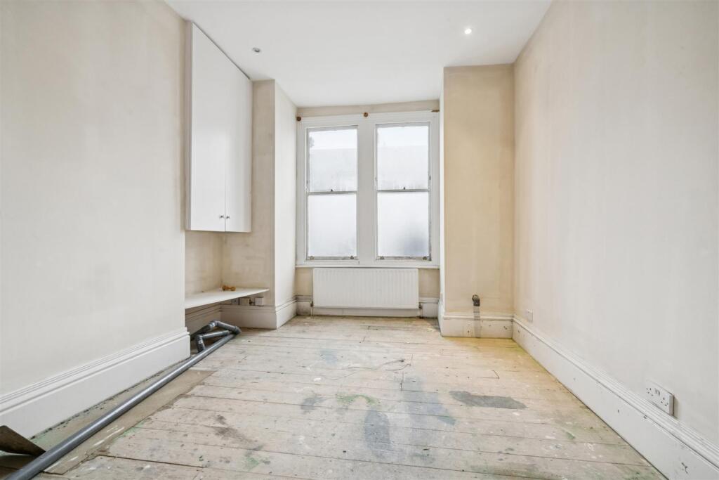 GFF 33 Himley Road SW17  bedroom 1.jpg