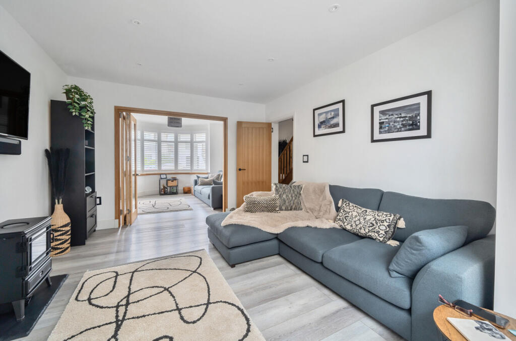 1310052-5-684af33...