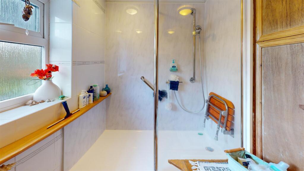 Bathroom (3).jpg
