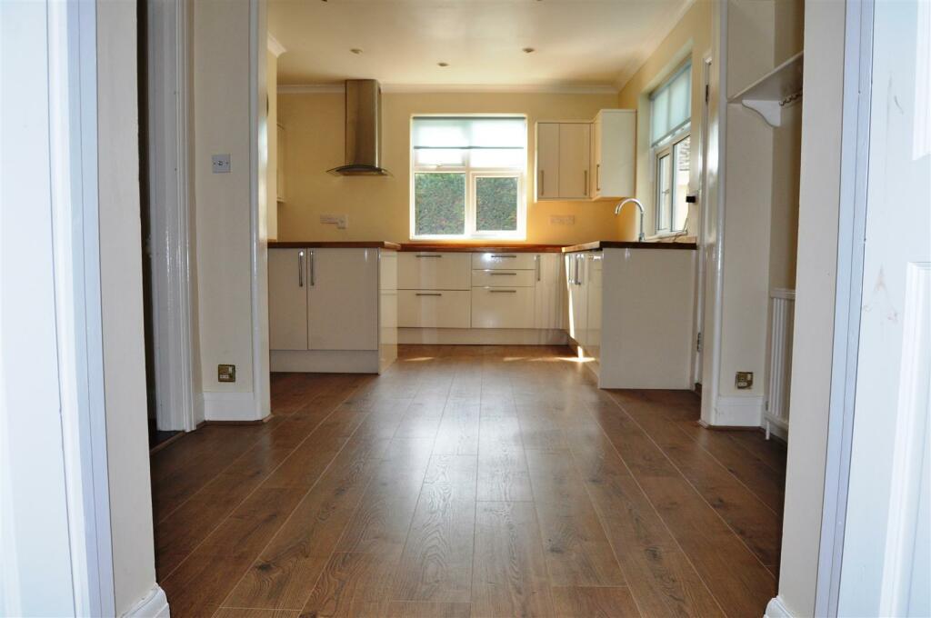 kitchendiner .JPG