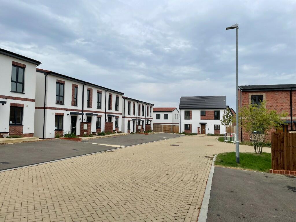 Old Oak Close, Grantham, Lincolnshire, NG31