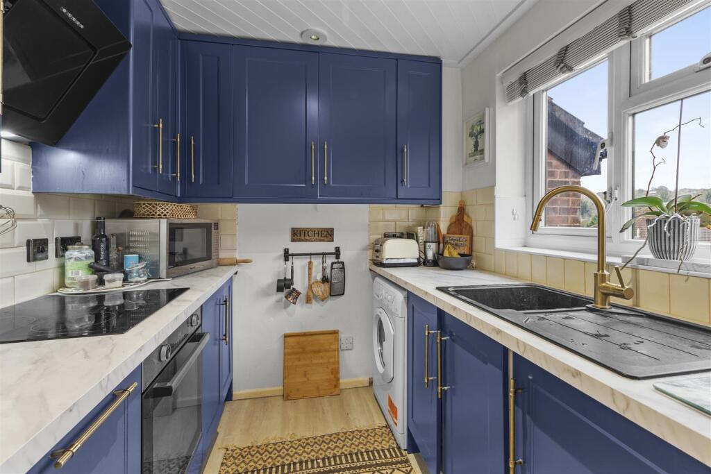17 Kaybridge Close, HP13 7HF-7.jpg