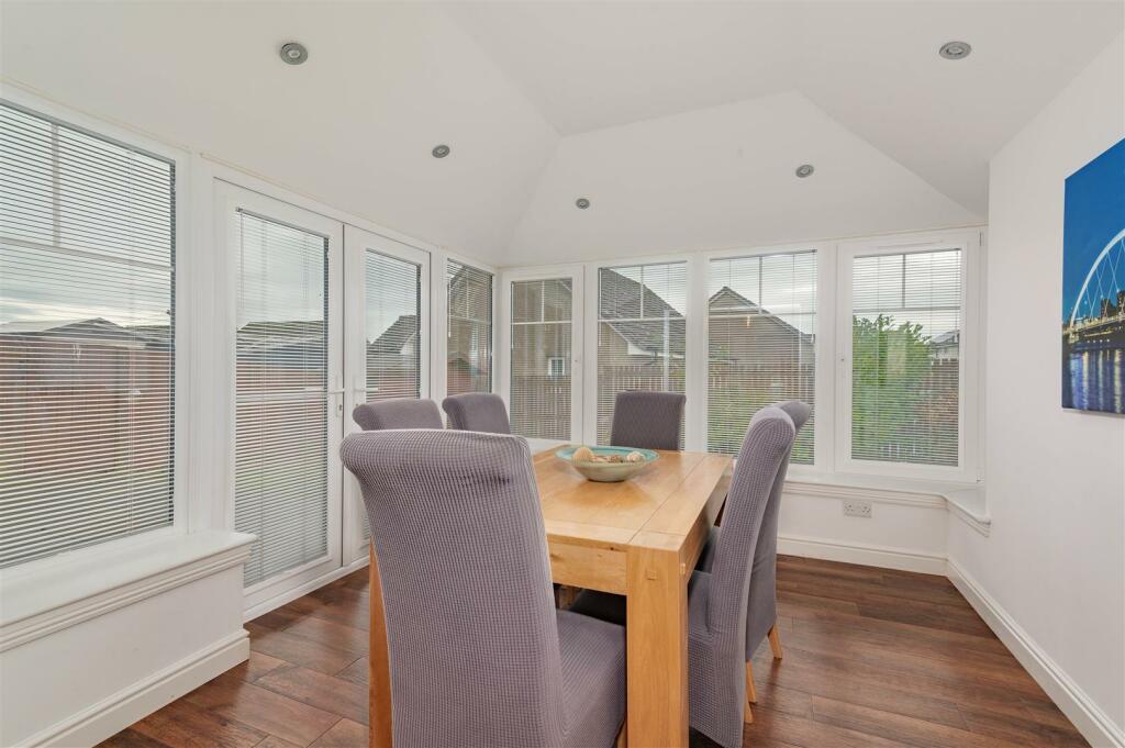 10 Lochty Drive Kinglassie-19.JPG