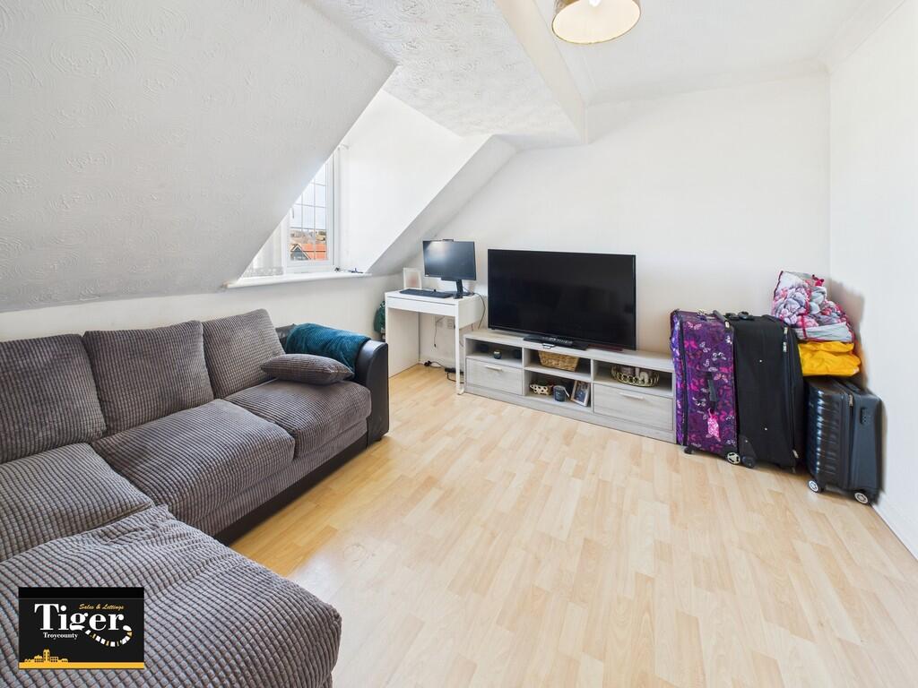 CAM02176G0-PR0675...