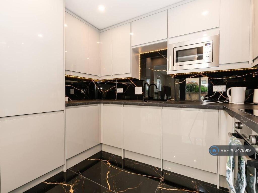 Fully Equipped Modern Kitchen