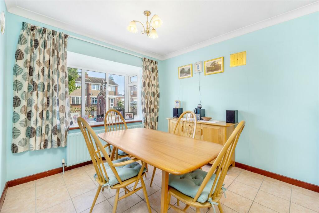 64 Bede Crescent (Benington)-15.jpg