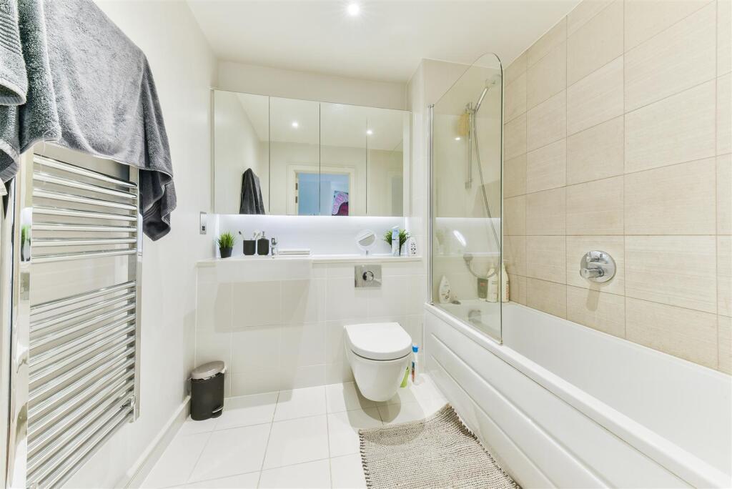 HAWTHORNE CRESCENT, 55- (8).jpg