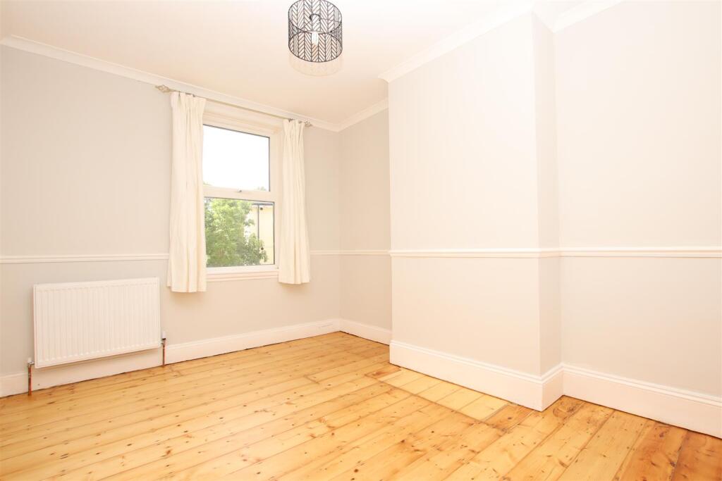 Reception room (2).JPG