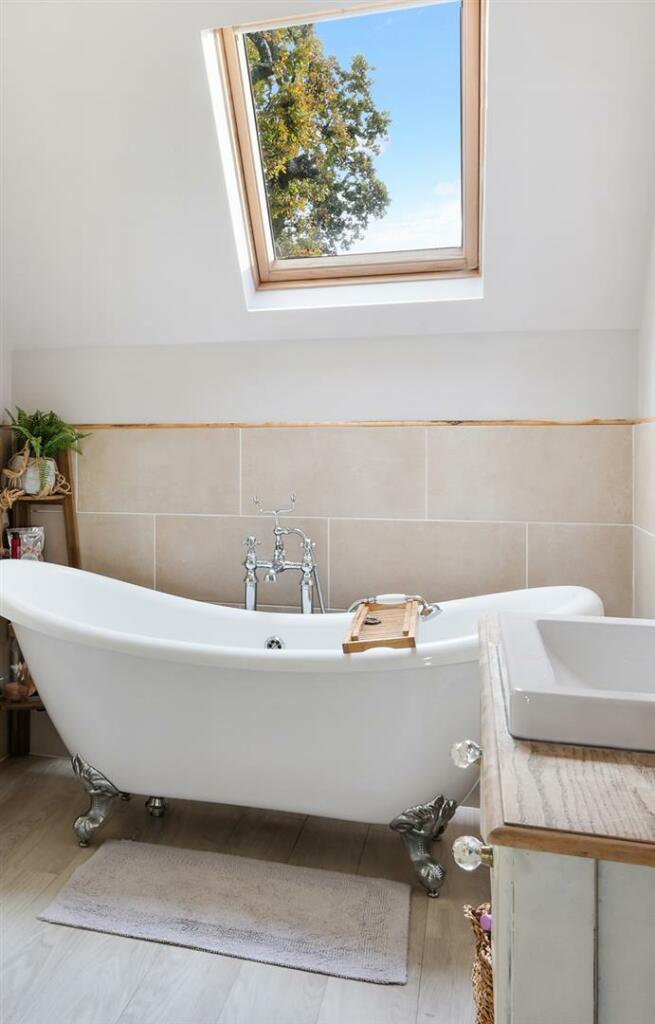 HOWARD CLOSE, 1 - (3)-2.jpg