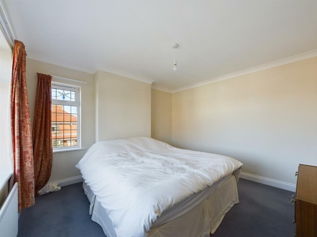 bed 1 2.jpg