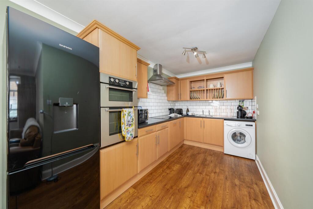 Flat 1_St Ellas-06.jpg