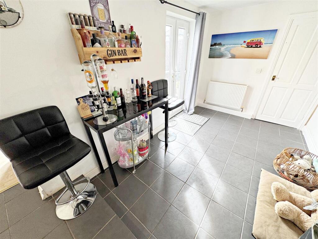 OPEN PLAN KITCHEN/LIVING/DINING AREA