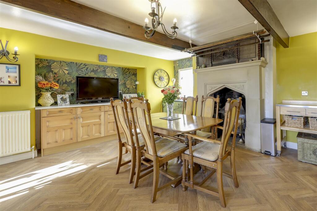 Kitchen / Dining Alt 2
