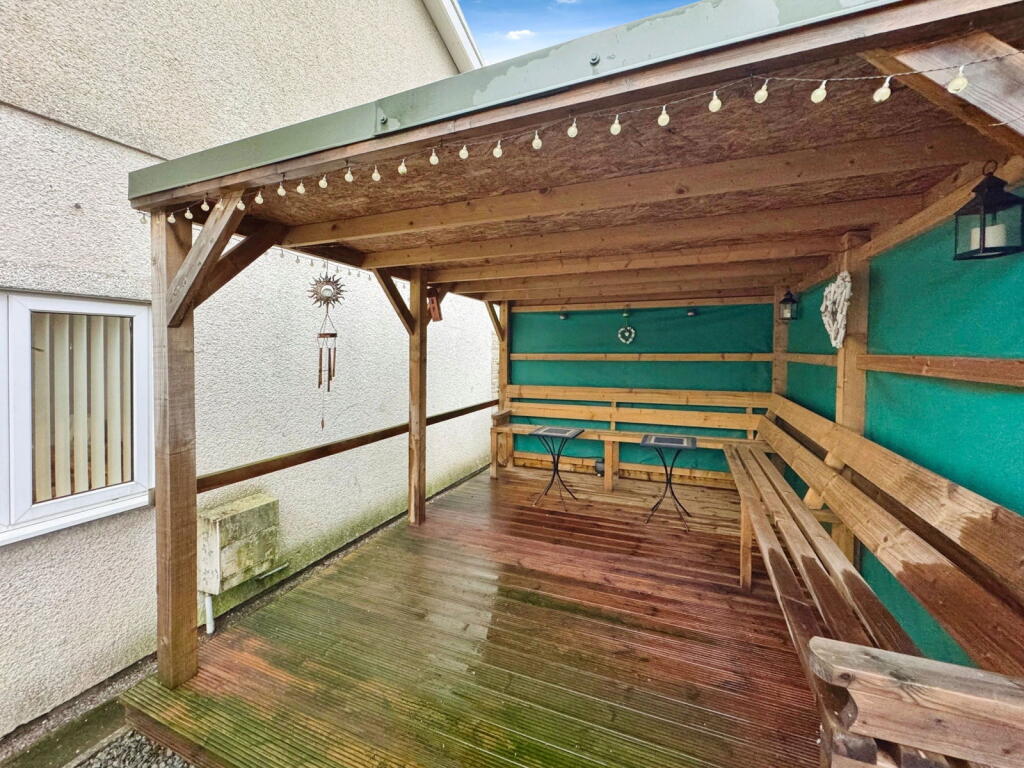 Alderwood Close, Crynant, Neath, SA10 8PY