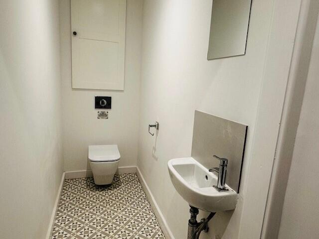 Cloakroom/wc