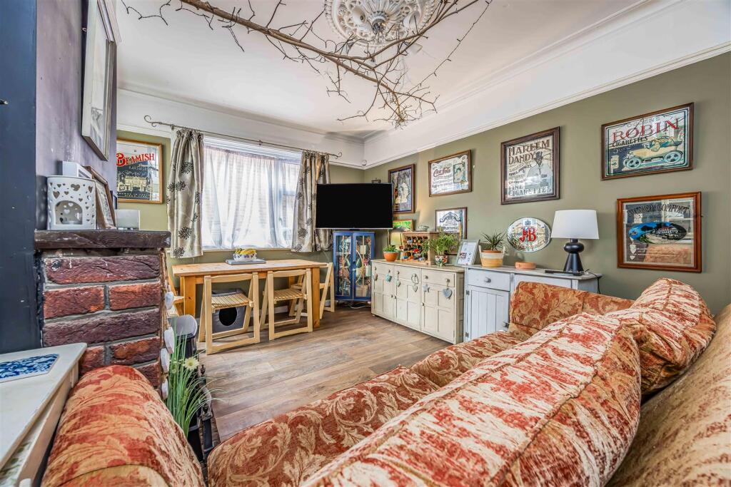 162 Brockhurst Road, Gosport-Small-PorticoMarketin