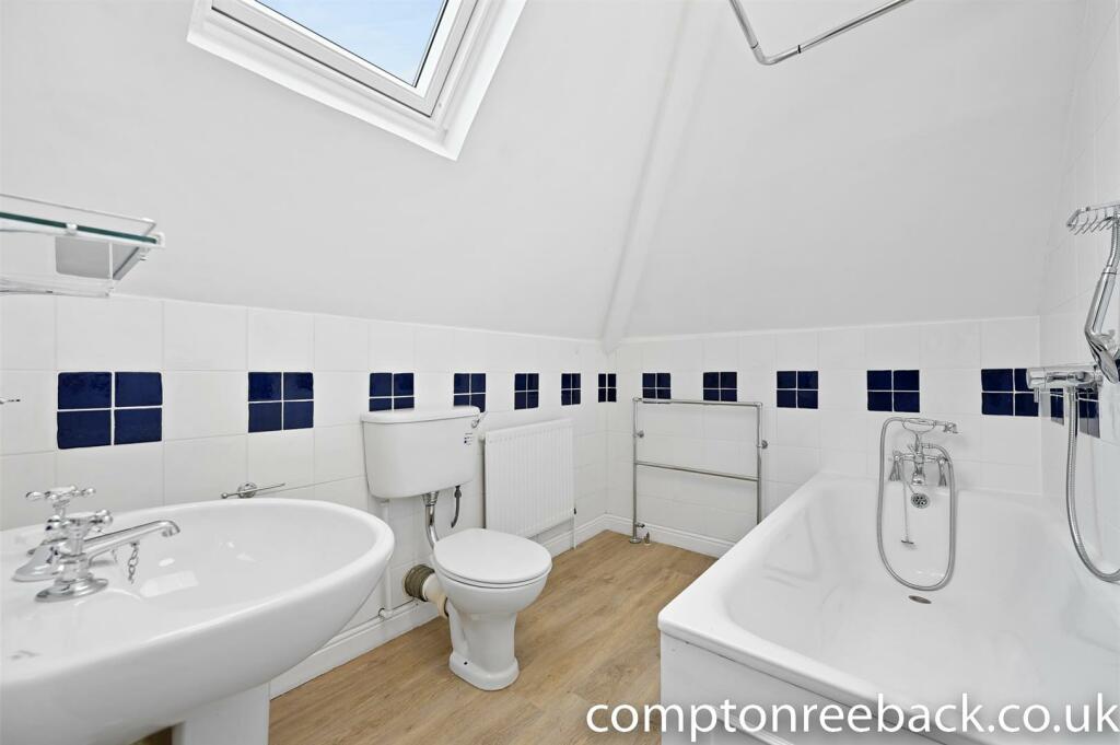 CR - 26C Chatsworth Road - Bathroom3 (1).jpg