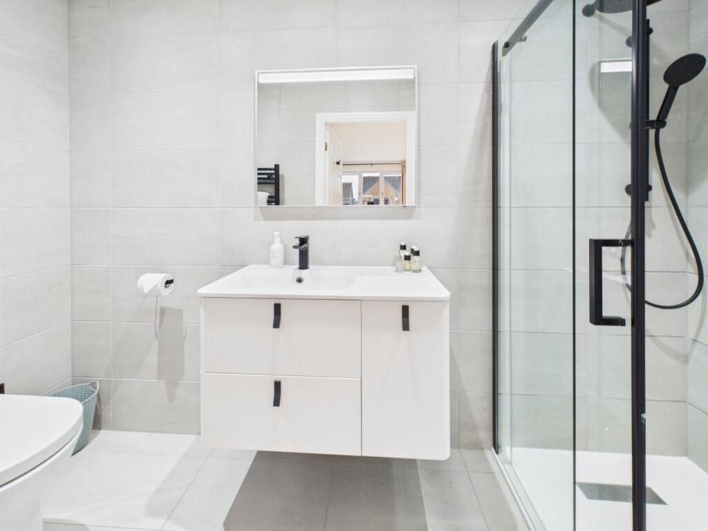 CAM02093G0-PR0067-STILL013