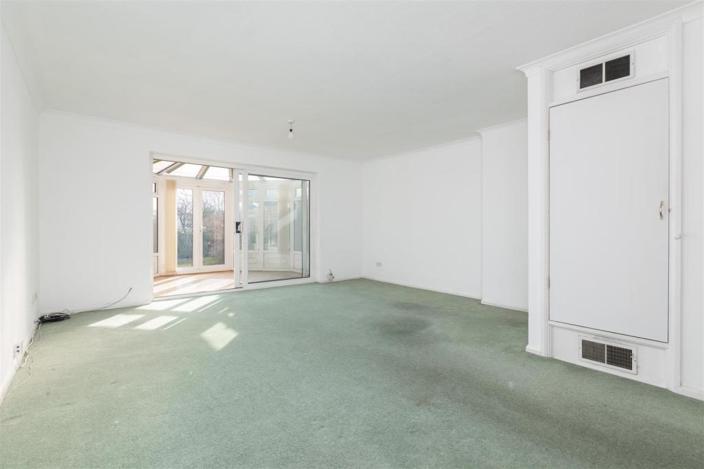 Sitting/Dining Room