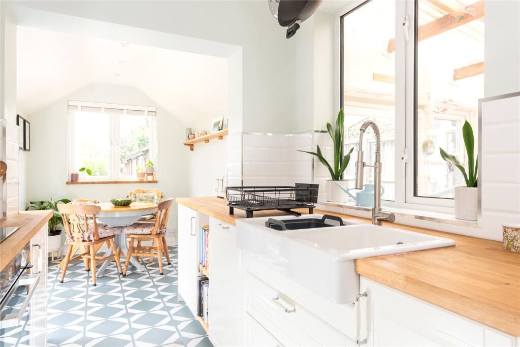 Kitchen/Breakfast Rm