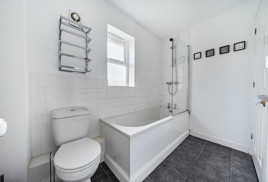 Jack &amp; Jill Bathroom