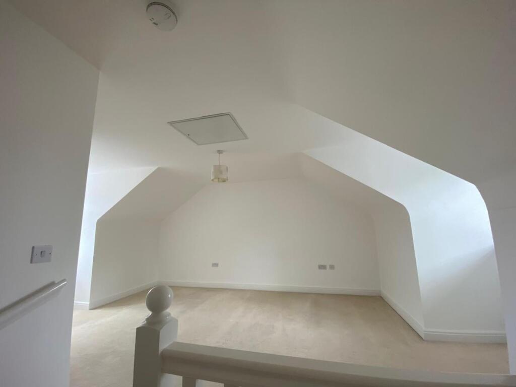 WhatsApp Image 2025-05-24 at 18.42.18 (1).jpeg