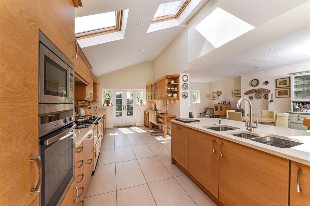 Kitchen/Breakfast Rm