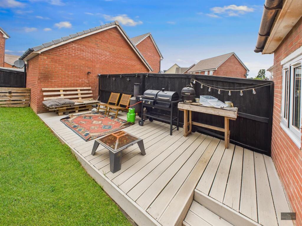 CAM02887G0-PR0504-STILL008 copy.jpg