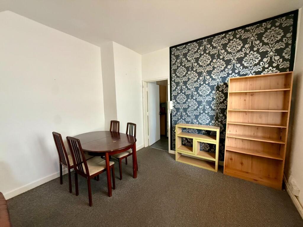 embank lounge.jpeg