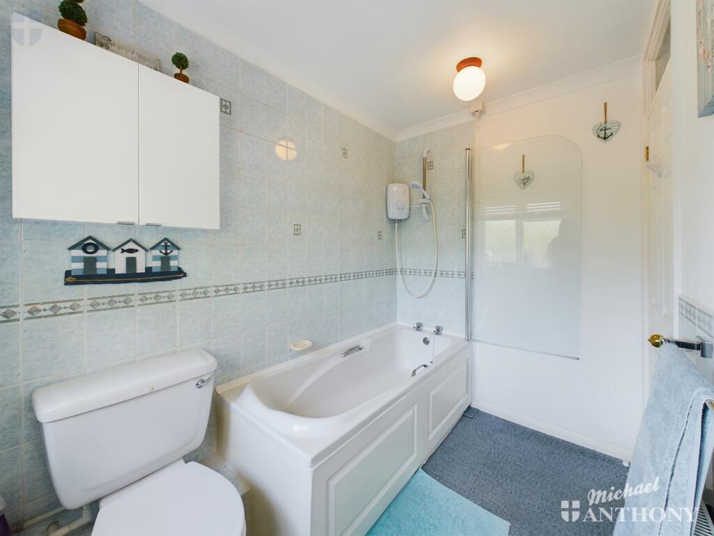 CAM03852G0-PR0196-STILL021