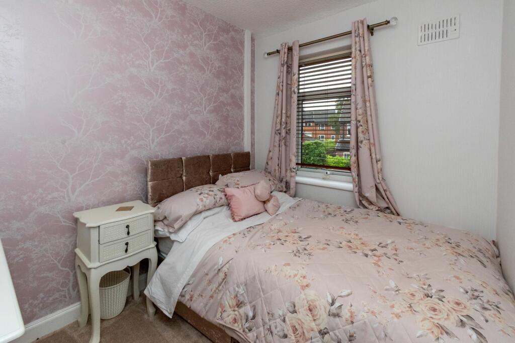 Bedrooms &amp; Bathrooms