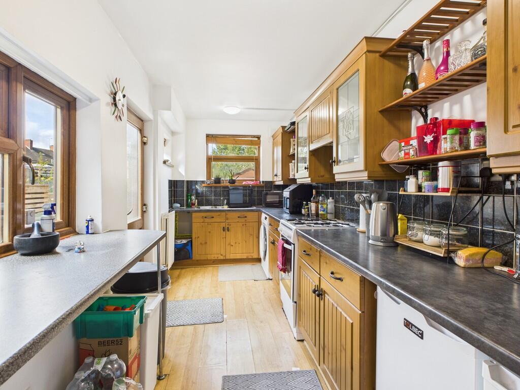 CAM04578G0-PR0028...