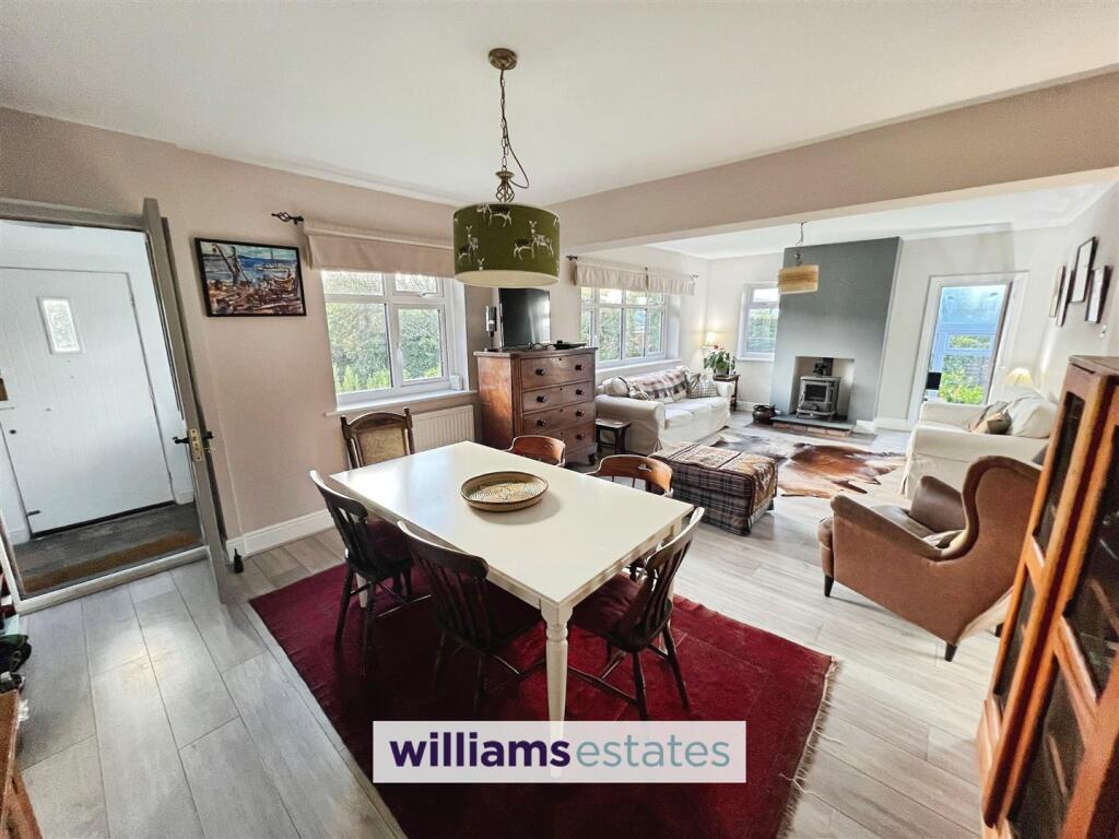 Open Plan Living / Dining Room