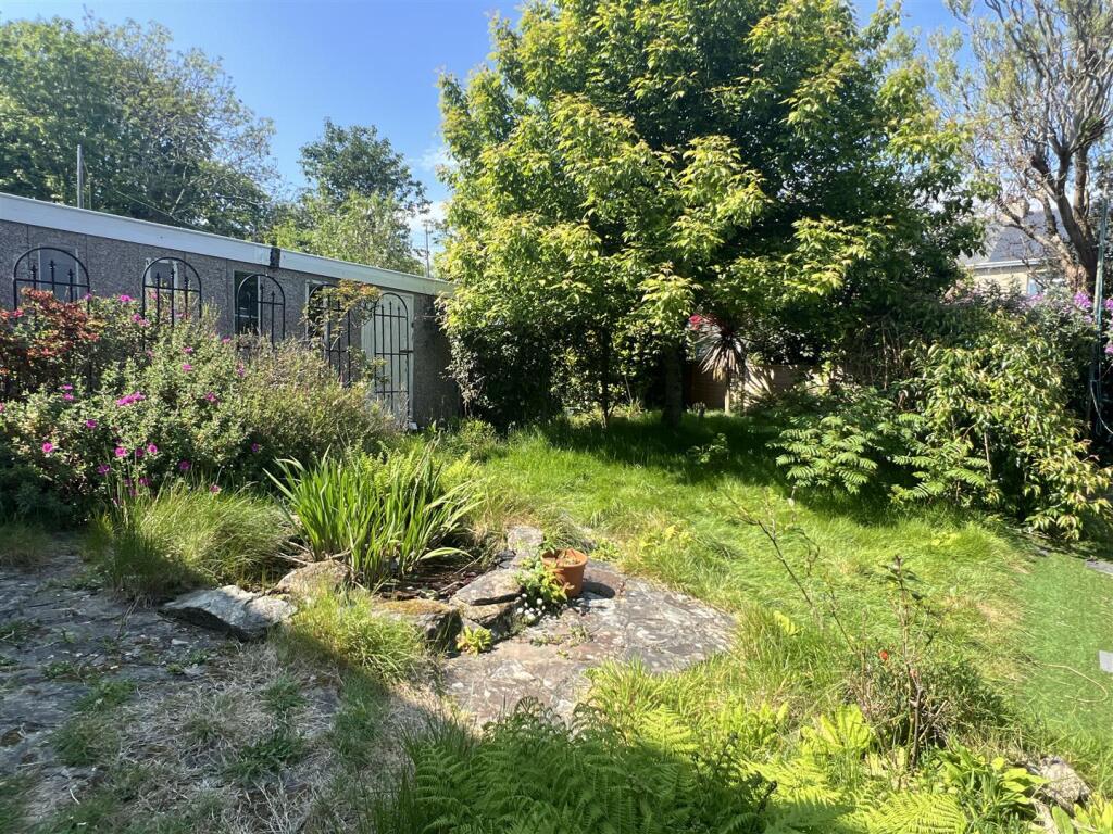 Gardens &amp; Garage