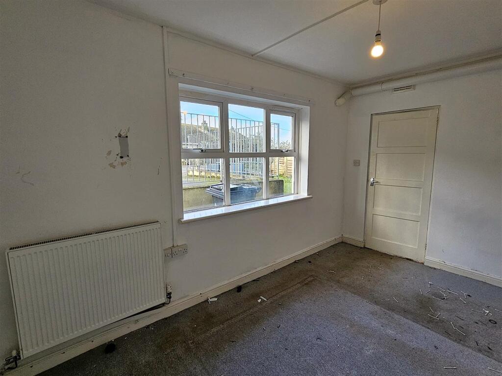Front bedroom
