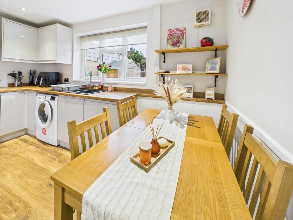 CAM02871G0-PR0623-STILL011