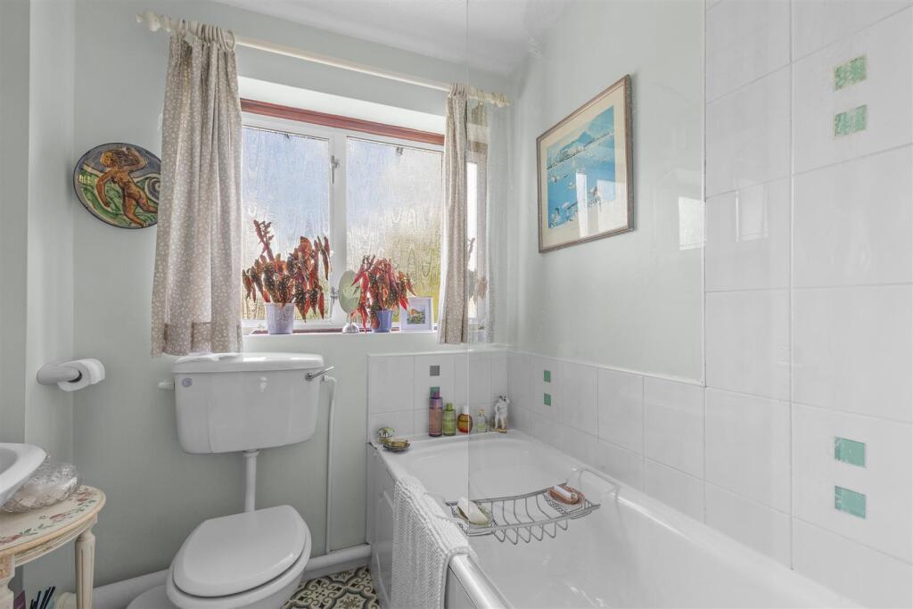 10 Portway Drive, HP12 4AU-2.jpg
